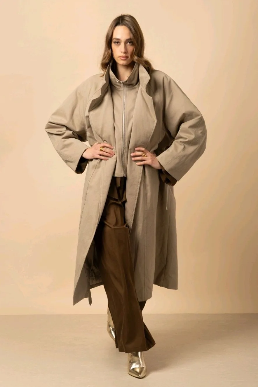 TRENCH COAT